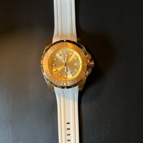 Invicta limited edition pro diver with gold 3 slot limited edition gold case - Picture 3 of 5